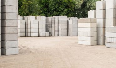 Stapelbare betonblokken schuine helling